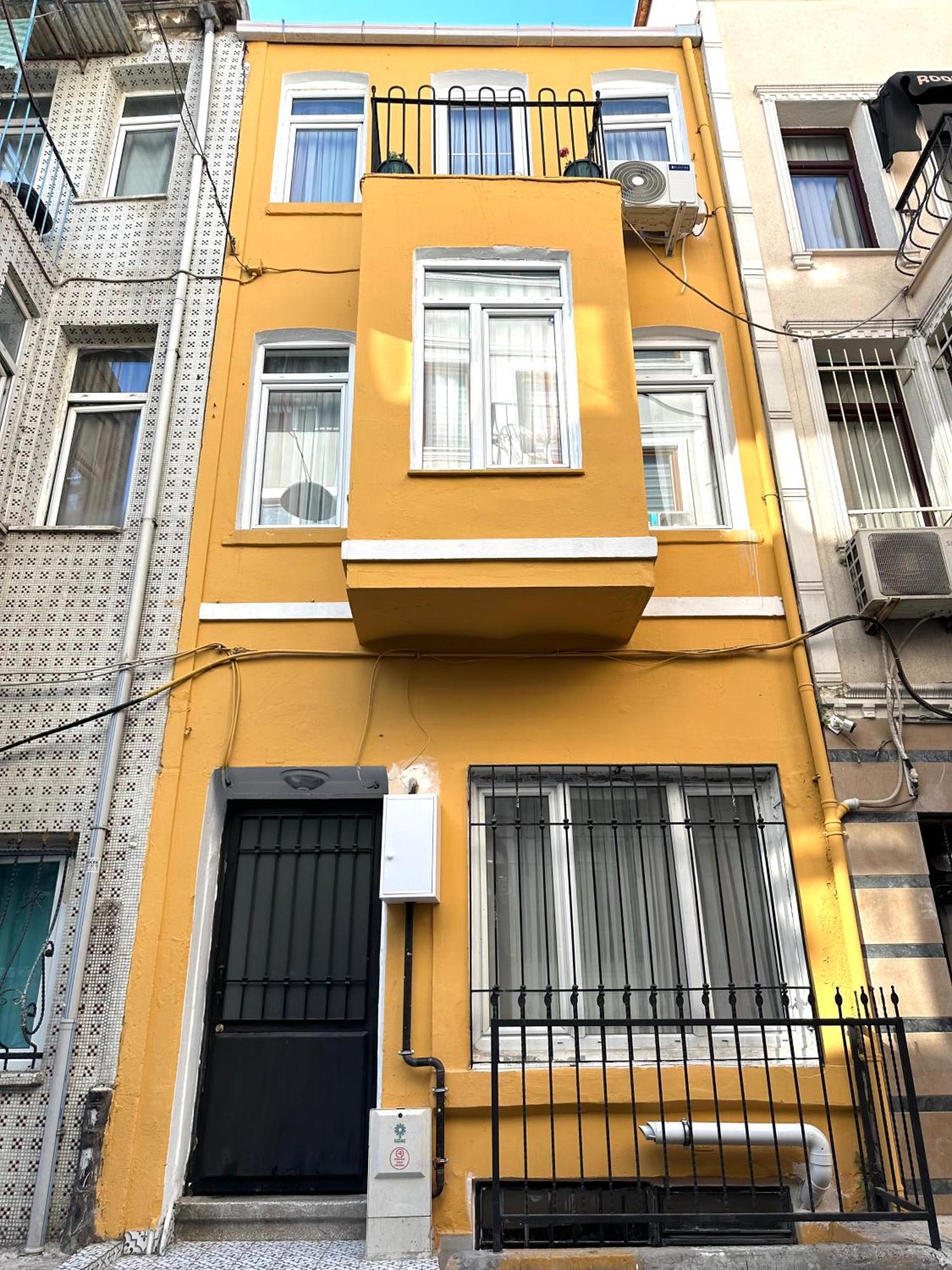 Yellowhouse 6